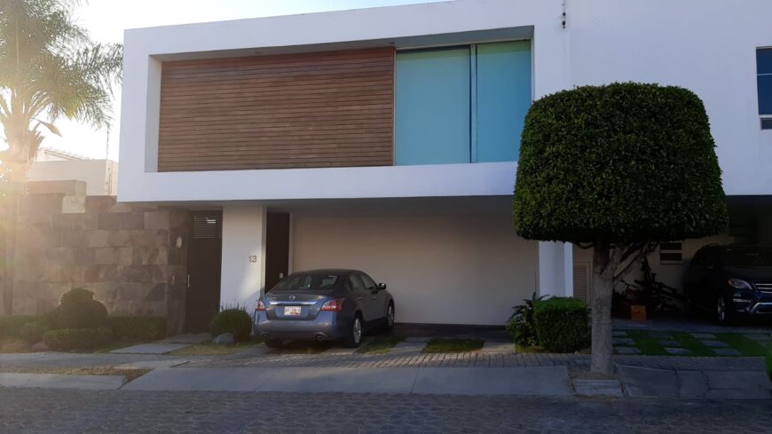 Lomas de Angelópolis clúster 222-A residencia 2 niveles Puebla