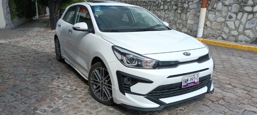 VENDO KIA RIO «S» PACK 2021, 25000 Km, SUPER DEPORTIVO, 6 VELOCIDADES