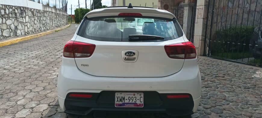 VENDO KIA RIO «S» PACK 2021, 25000 Km, SUPER DEPORTIVO, 6 VELOCIDADES