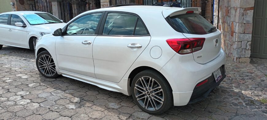 VENDO KIA RIO «S» PACK 2021, 25000 Km, SUPER DEPORTIVO, 6 VELOCIDADES