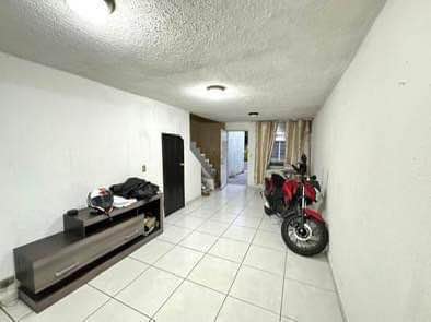 CASA EN VENTA EN PARQUES TLAQUEPAQUE