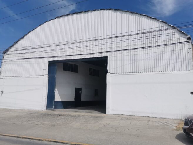 RENTO BODEGA A ORILLA DE CARRETERA 1000 m2. CHACHAPA, PUEBLA, MEXICO.