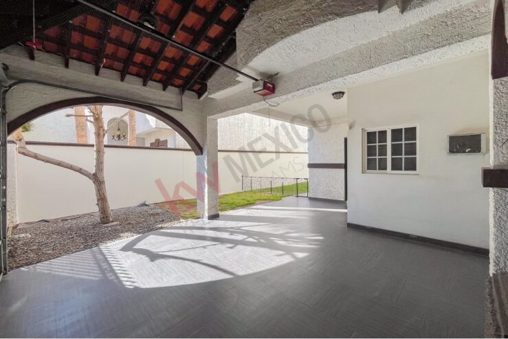 RENTA CASA CERRADA DEL SOL