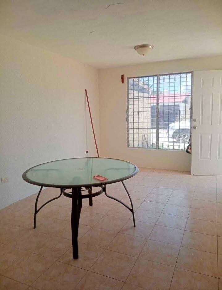 CASA EN VENTA EN CAUCEL