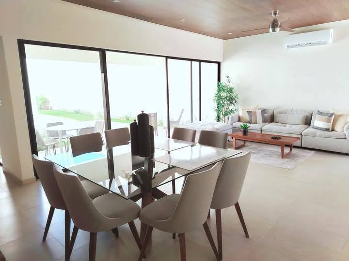 CASA EN VENTA EN PRIVADA
