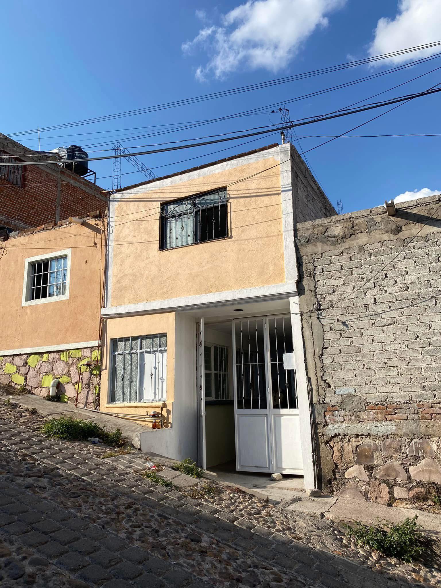 CASA EN VENTA en El Encino, Pueblito de Rocha