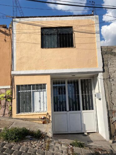 CASA EN VENTA en El Encino, Pueblito de Rocha