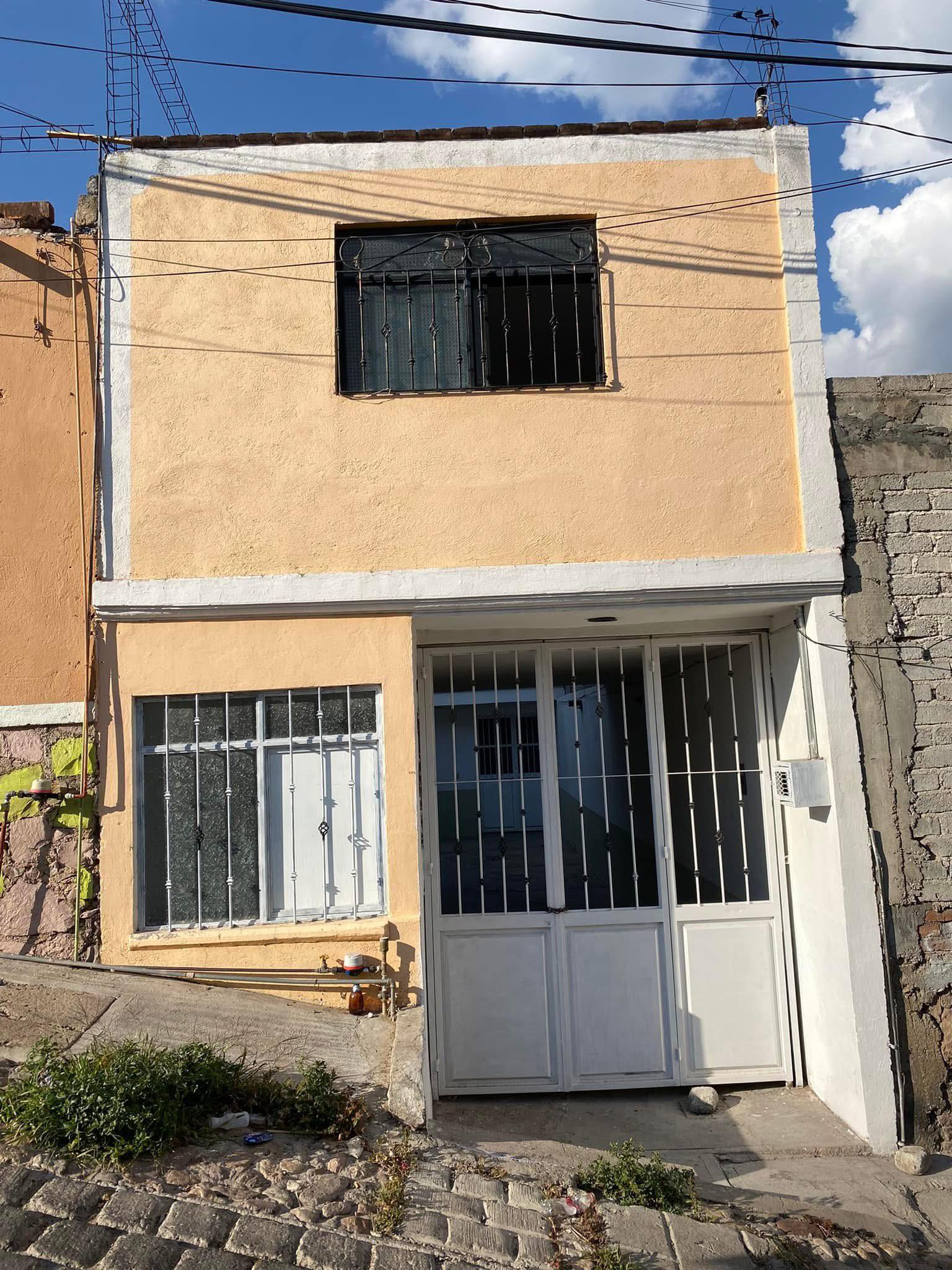 CASA EN VENTA en El Encino, Pueblito de Rocha