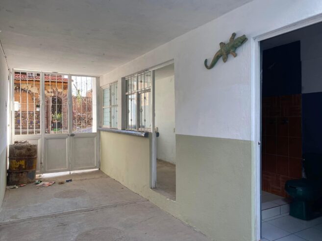 CASA EN VENTA en El Encino, Pueblito de Rocha