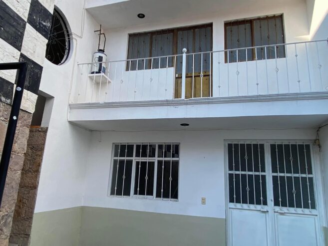 CASA EN VENTA en El Encino, Pueblito de Rocha