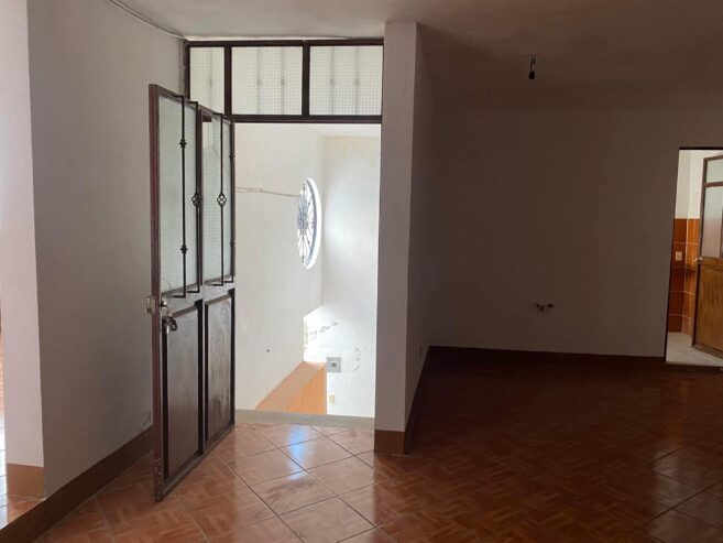 CASA EN VENTA en El Encino, Pueblito de Rocha