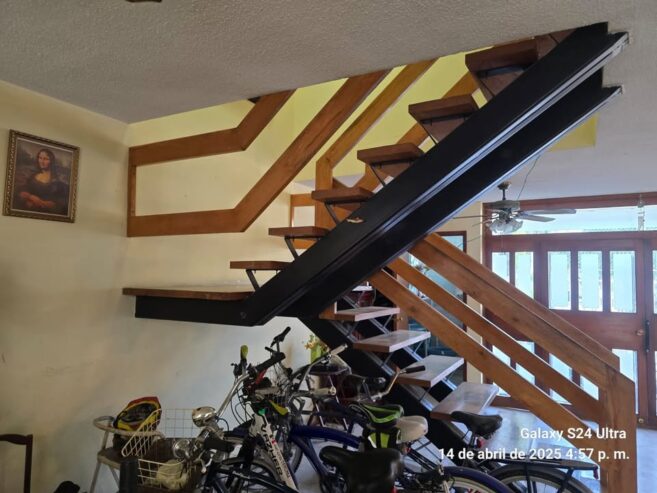 ¡Preciosa casa en venta en Colonia Rosalinda!