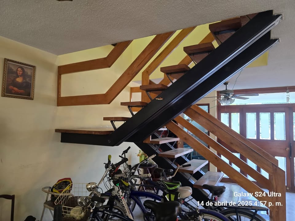 ¡Preciosa casa en venta en Colonia Rosalinda!