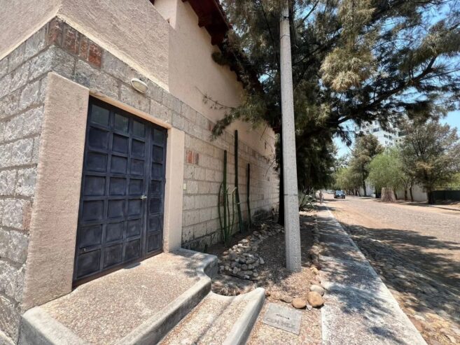 Estudio en zona Calicantos para ejecutivos