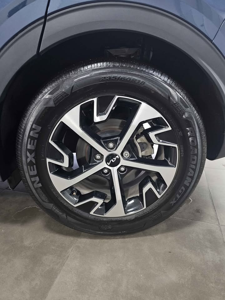 KIA SPORTAGE EX 2023