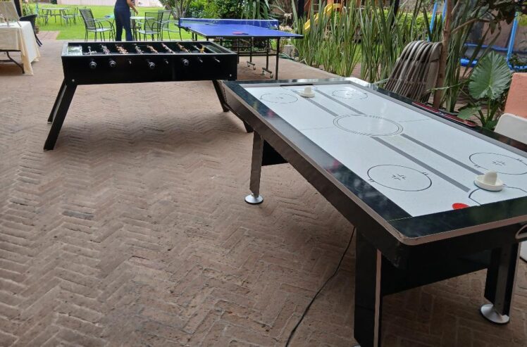 Mesas de Air Hockey, futbolitos, ping pon, tablero de basquetbol, Juegos Mecanicos, Puestos de feria, inflables, tombling, Little tikes