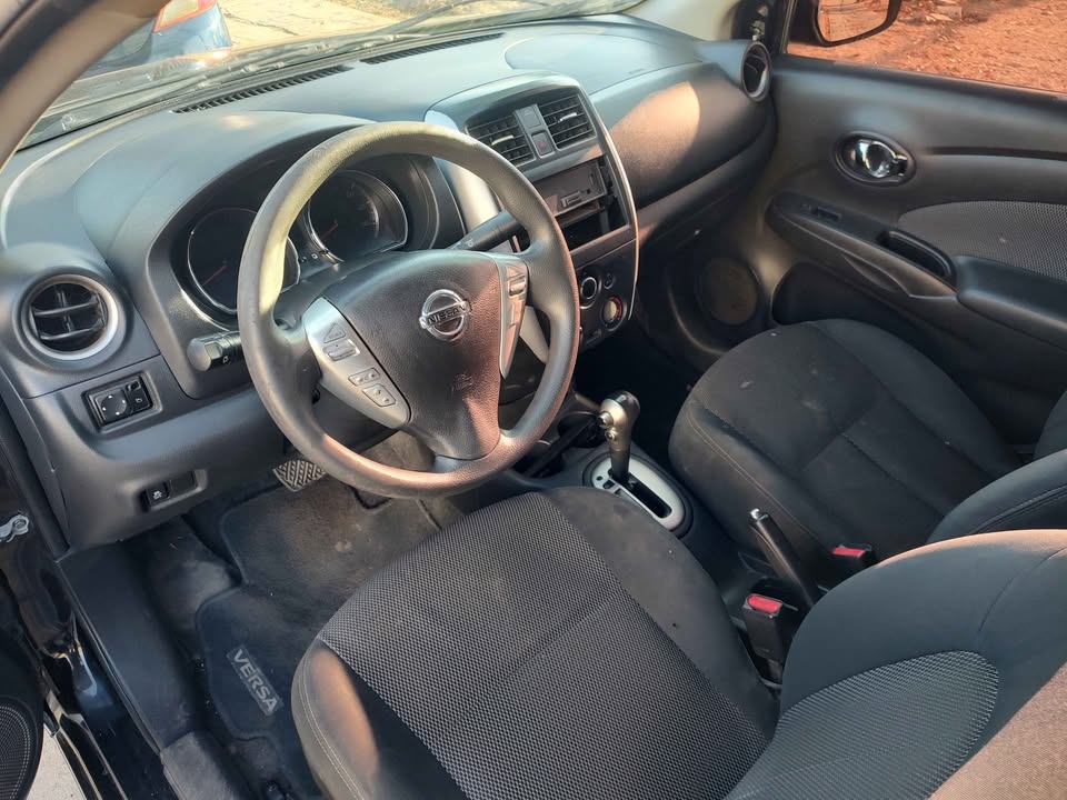 Nissan versa 2015
