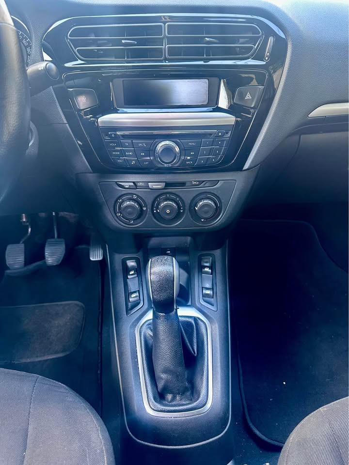 PEUGEOT 301 SEDAN 2017