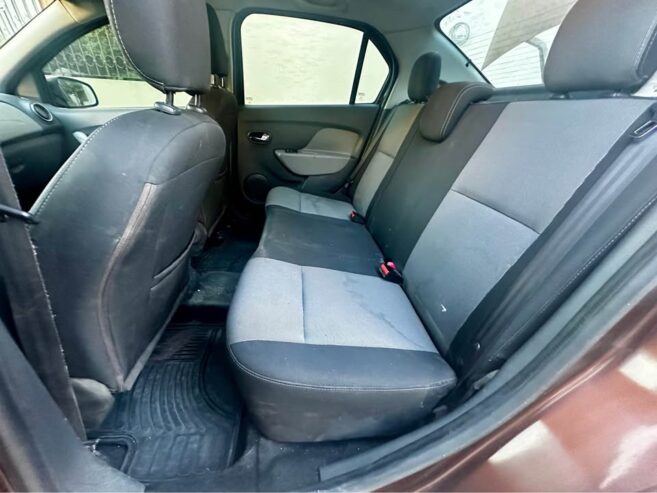 RENAULT LOGAN 2015