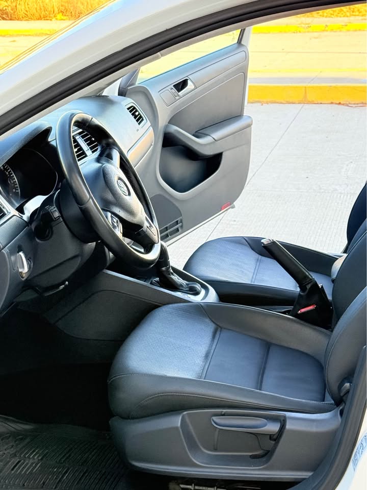 Volkswagen Jetta 2012