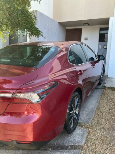 VENTA TOYOTA CAMRY 2022 HIBRIDO – TRATO DIRECTO