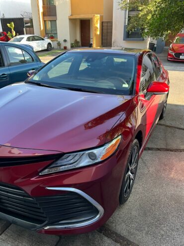 VENTA TOYOTA CAMRY 2022 HIBRIDO – TRATO DIRECTO