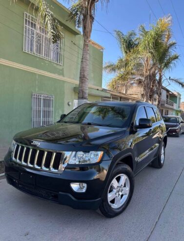 JEEP GRAND CHEROKEE LAREDO 2011