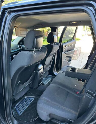 JEEP GRAND CHEROKEE LAREDO 2011