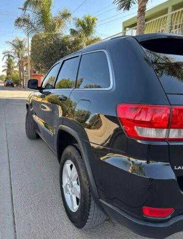 JEEP GRAND CHEROKEE LAREDO 2011