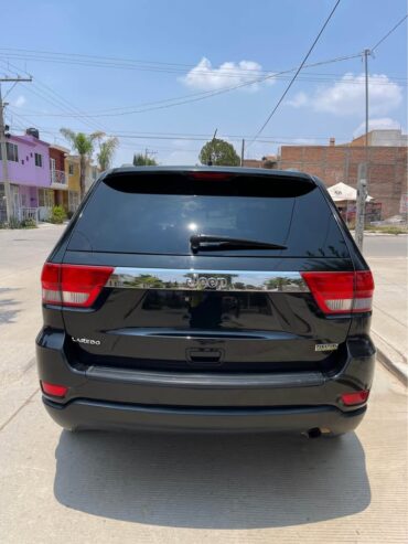 JEEP GRAND CHEROKEE LAREDO 2011