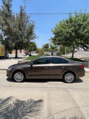 VOLKSWAGEN JETTA SEL 2011