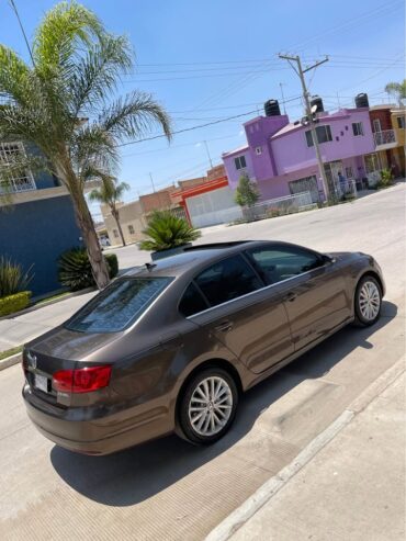 VOLKSWAGEN JETTA SEL 2011