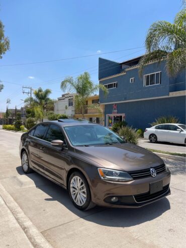 VOLKSWAGEN JETTA SEL 2011
