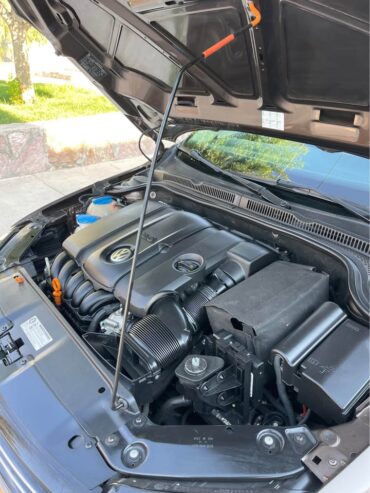 VOLKSWAGEN JETTA SEL 2011