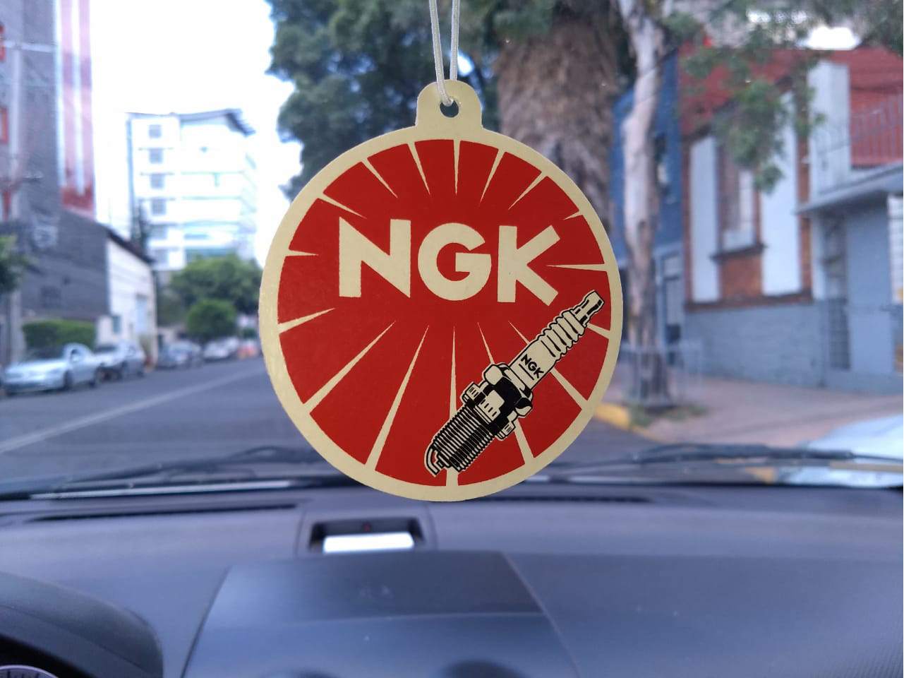 AMBIENTADORES PARA CARRO CON AROMA NEW CAR Y 10 AROMAS MAS