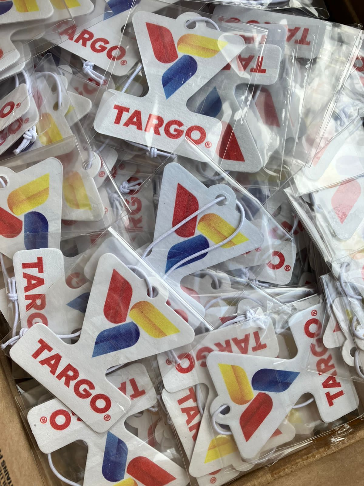 AMBIENTADORES PARA CARRO CON AROMA NEW CAR Y 10 AROMAS MAS