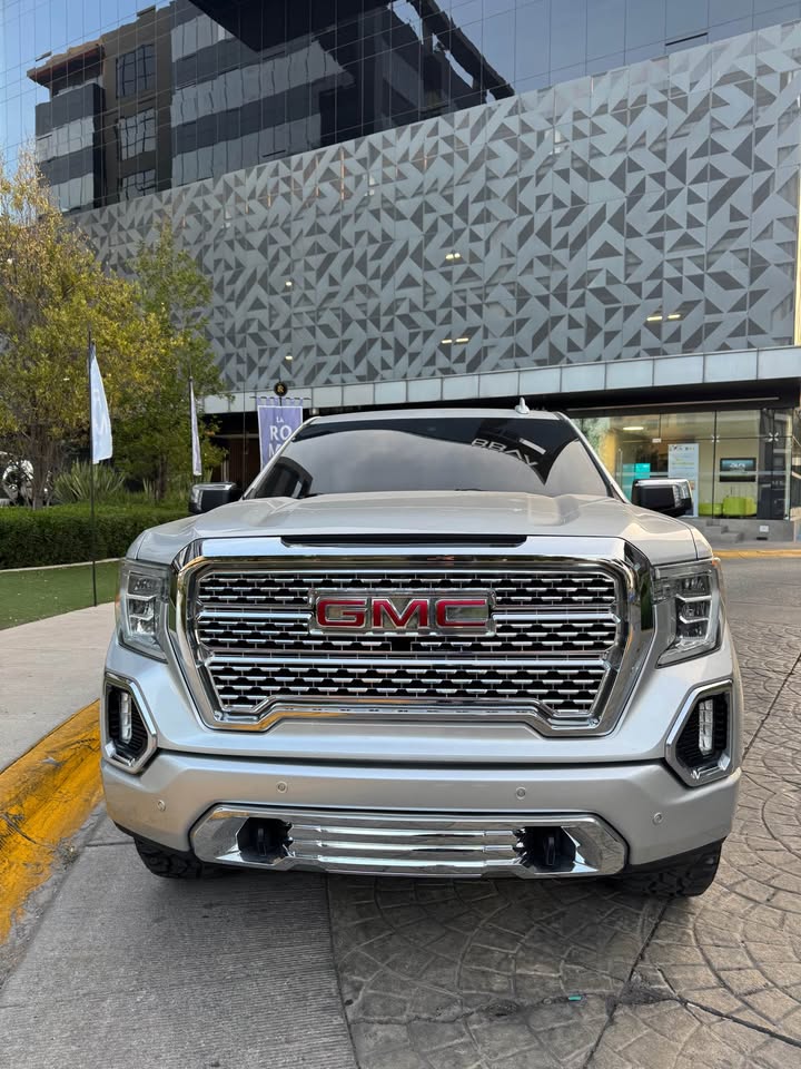 GMC SIERRA DENALI 2019