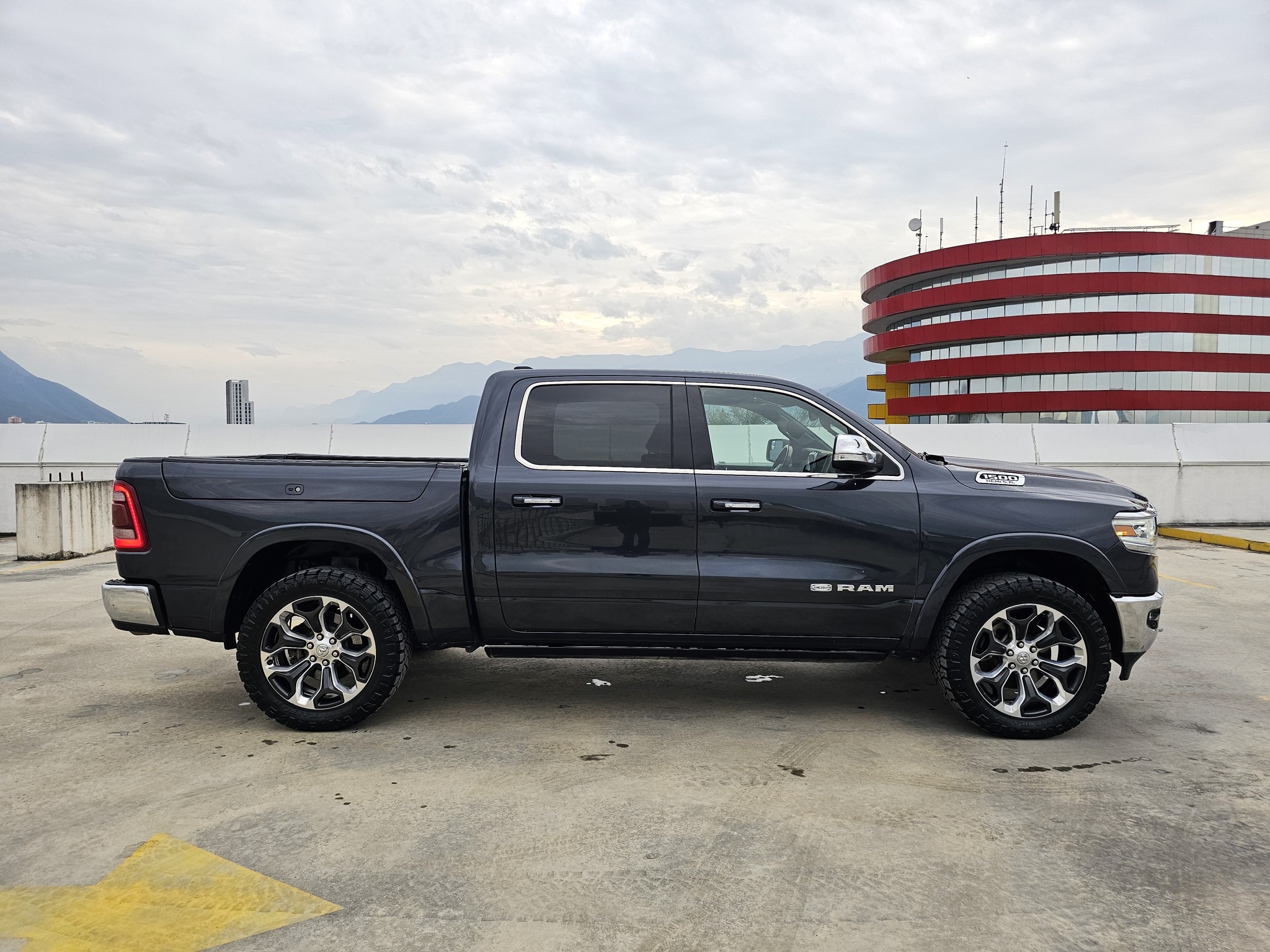 RAM LONG HORN 4X4 2019