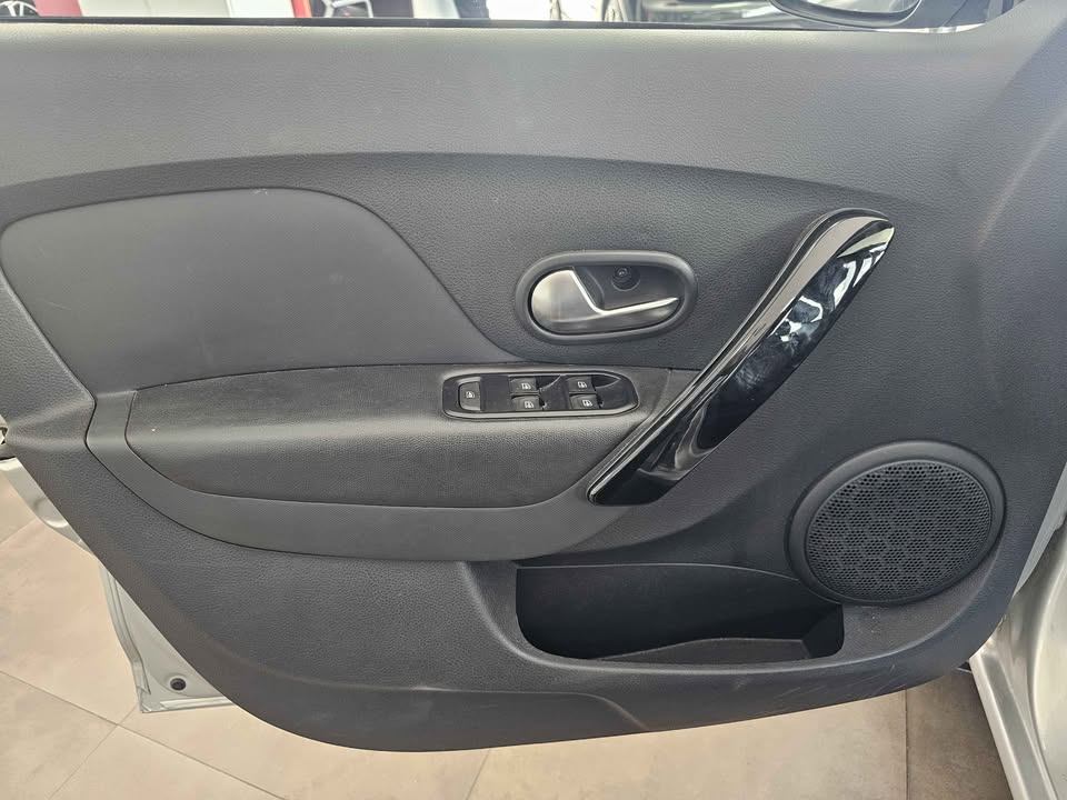 RENAULT LOGAN INTENS 2024 T/A