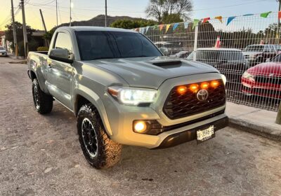 Toyota-Tacoma-2005-1