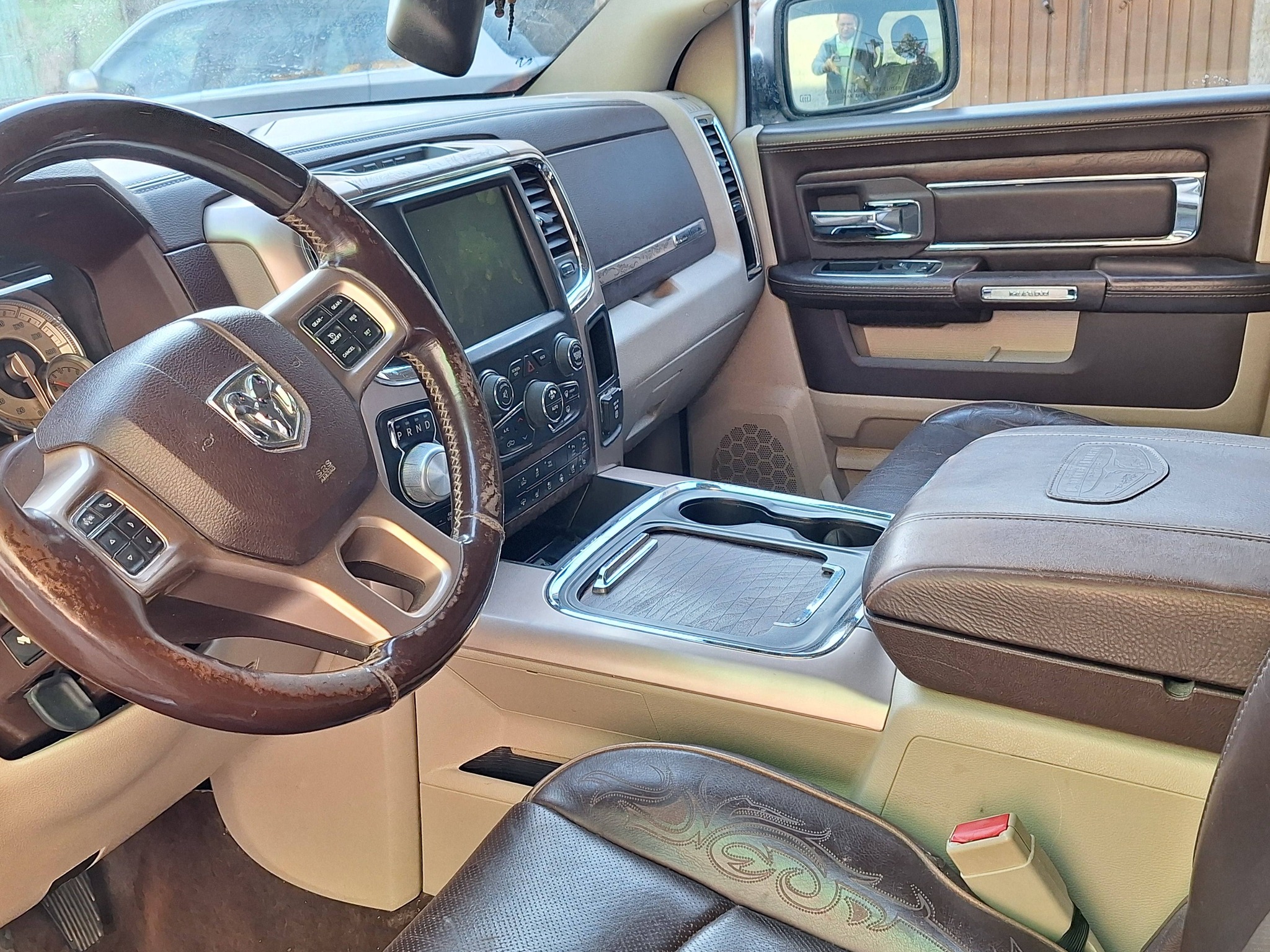 Hermosa pickup 2500 RAM longhorn