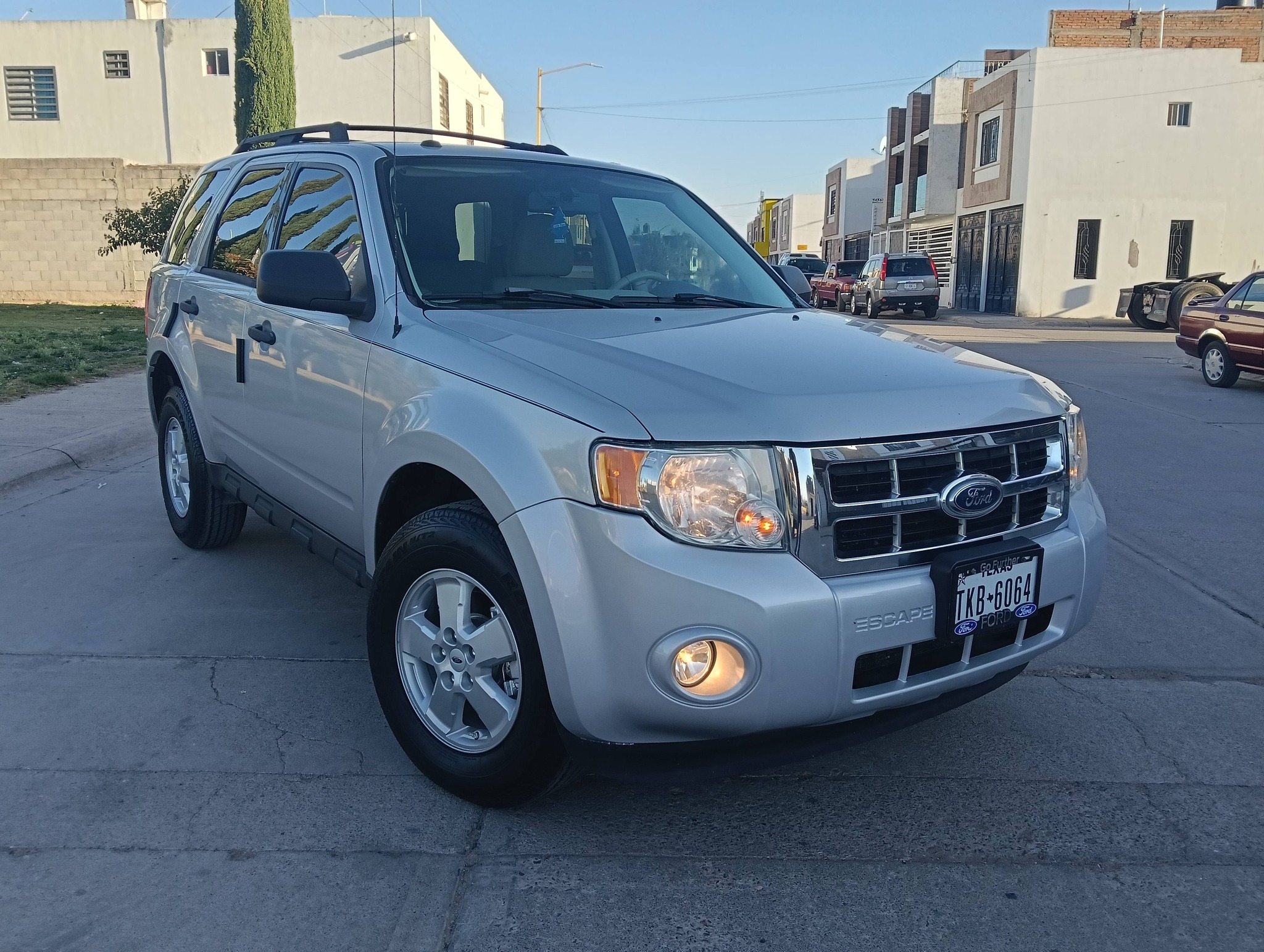 HERMOSA FORD ESCAPE 2009 AMERICANA SIN LEGALIZAR