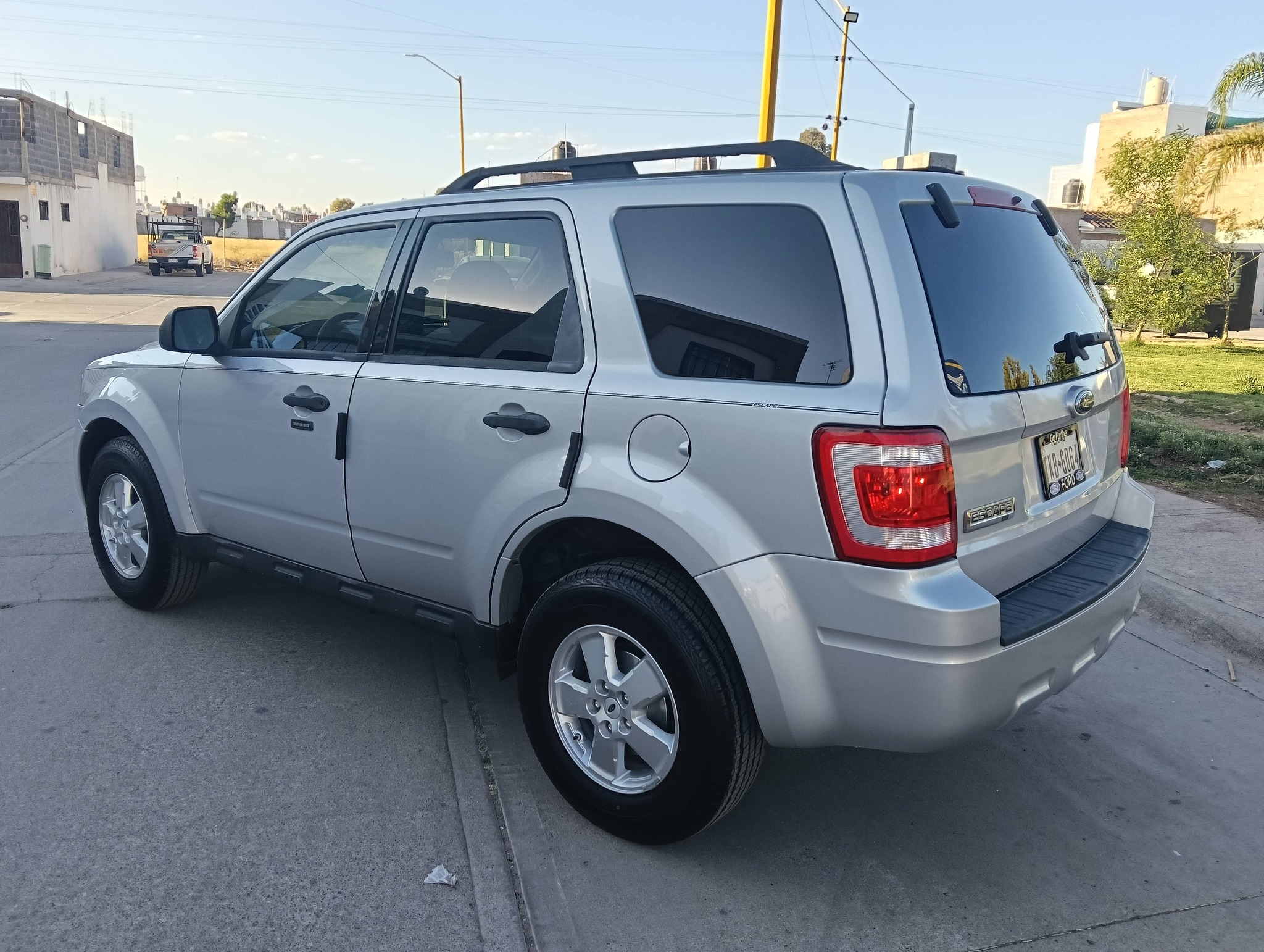 HERMOSA FORD ESCAPE 2009 AMERICANA SIN LEGALIZAR