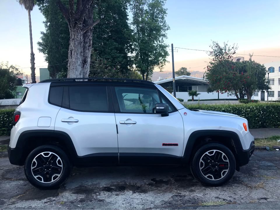 CAMIONETA JEEP RENEGADE 2017
