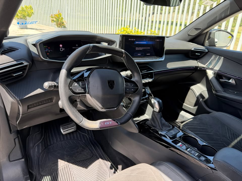 Peugeot 2008 GT 2024