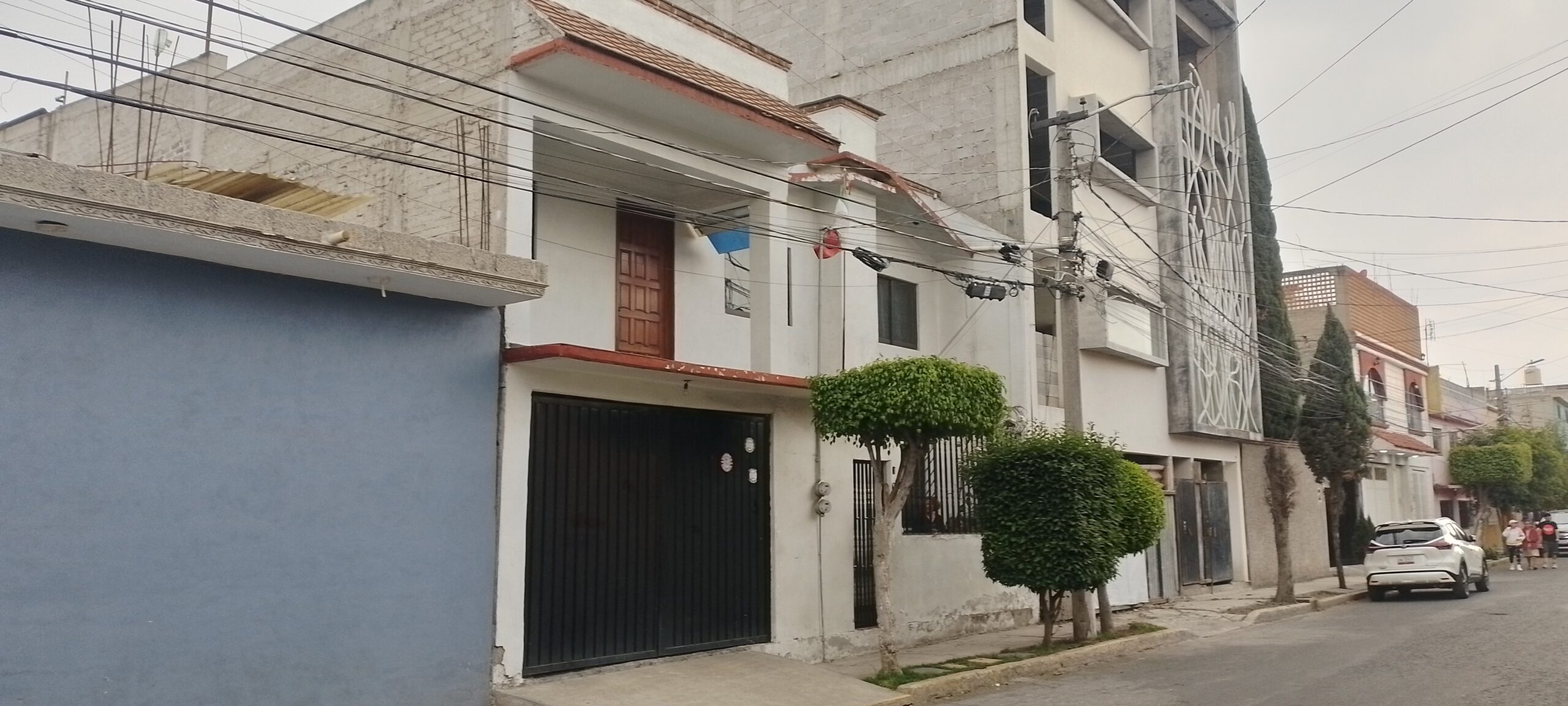 Las Águilas Netzahualcóyotl Edomex 3 niveles 7 recámaras