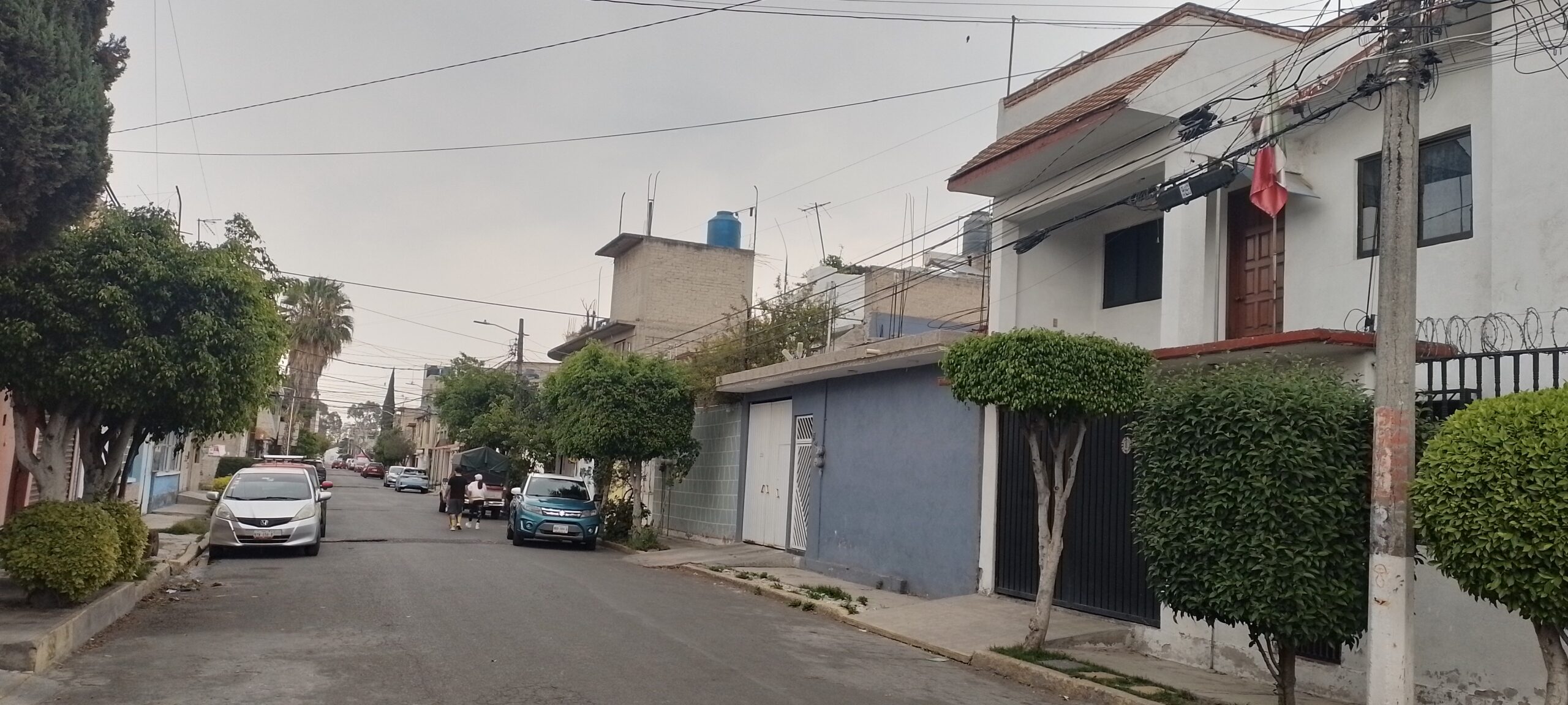 Las Águilas Netzahualcóyotl Edomex 3 niveles 7 recámaras