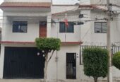 Las Águilas Netzahualcóyotl Edomex 3 niveles 7 recámaras
