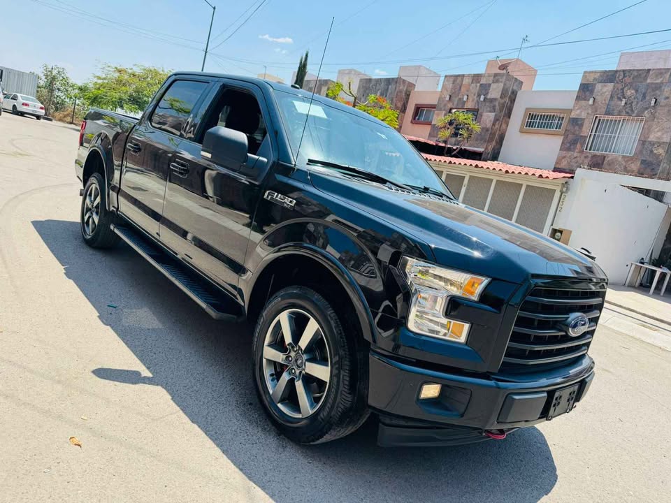LOBO 2017 4×4 XLT