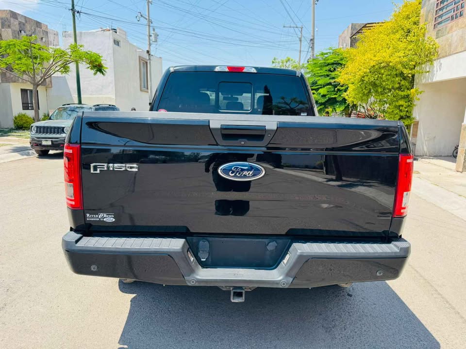 LOBO 2017 4×4 XLT
